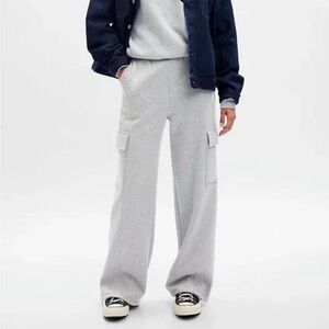 GAP Women's Light Gray Cargo Sweatpants Size Medium